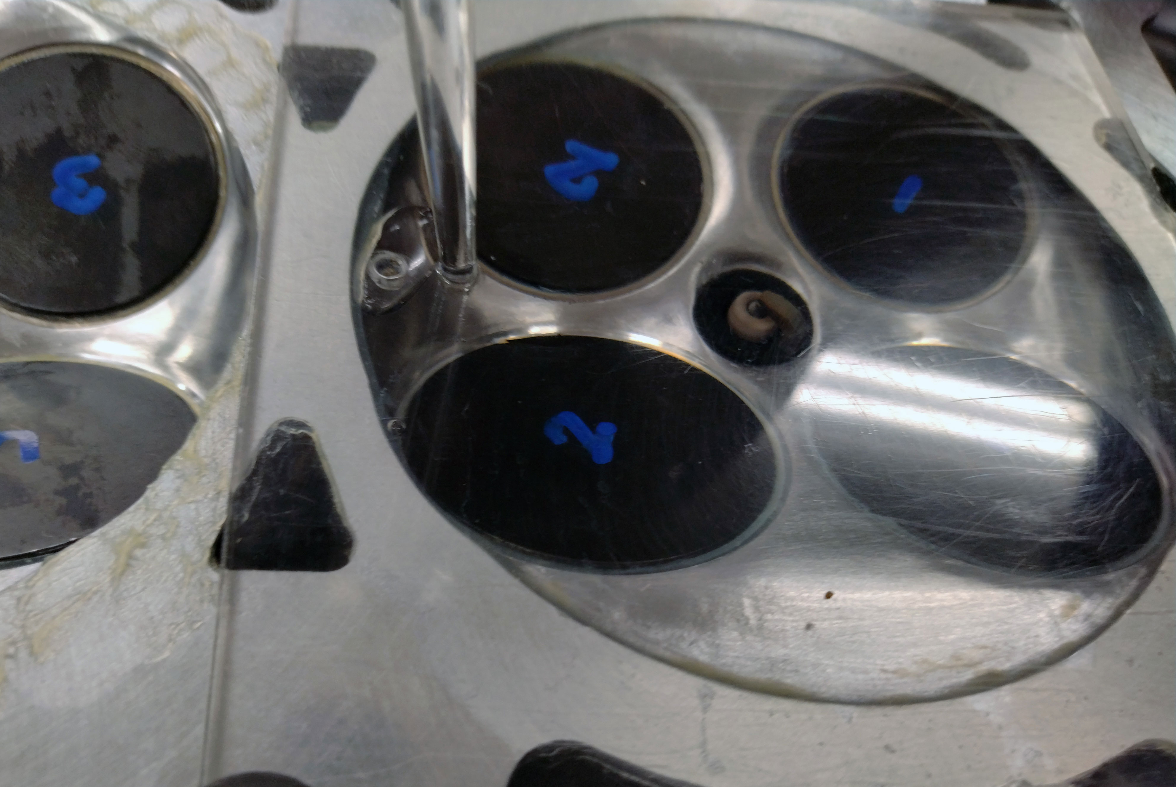 燃焼室容積測定