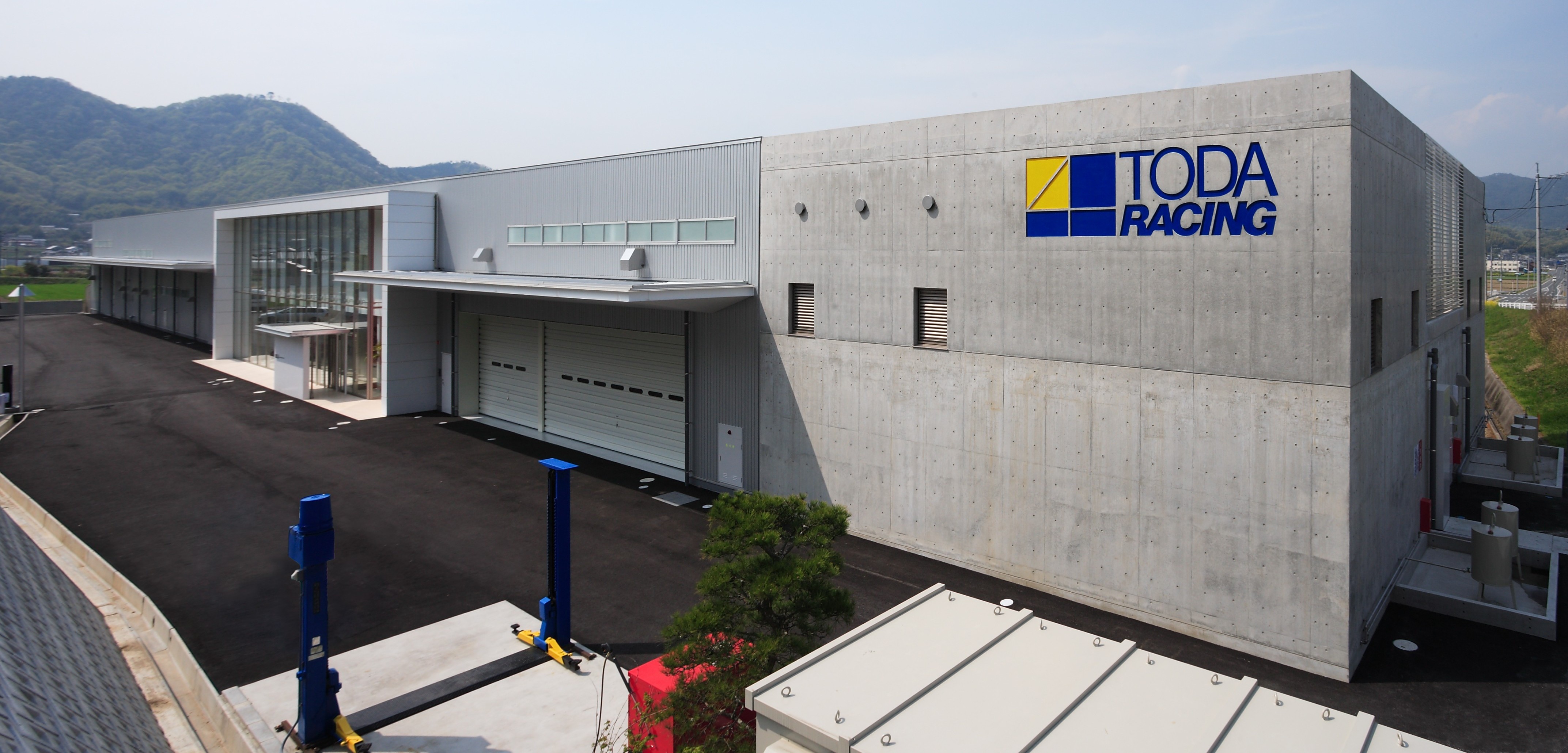 戸田レーシング,会社外観,矢掛,倉敷